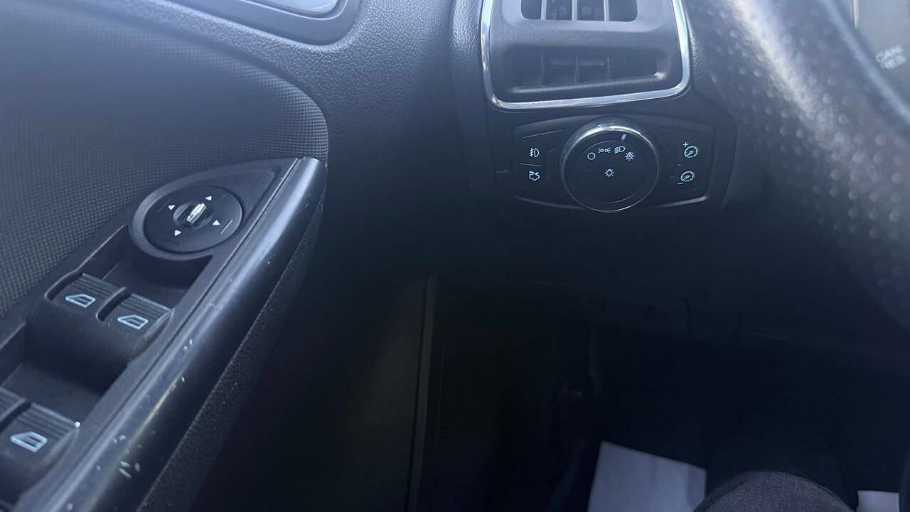 Used 2013 Ford Focus ST image 25