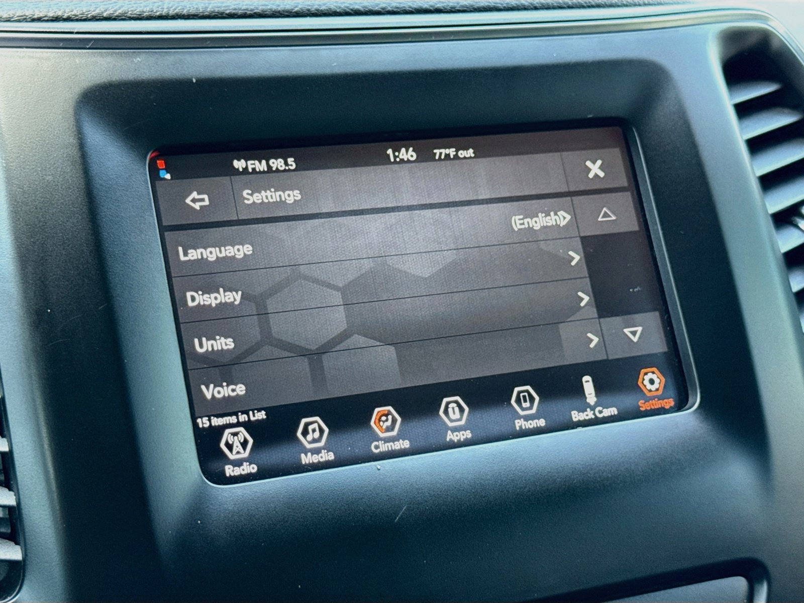 Used 2019 Jeep Cherokee Latitude w/ Popular Appearance Group FWD image 16