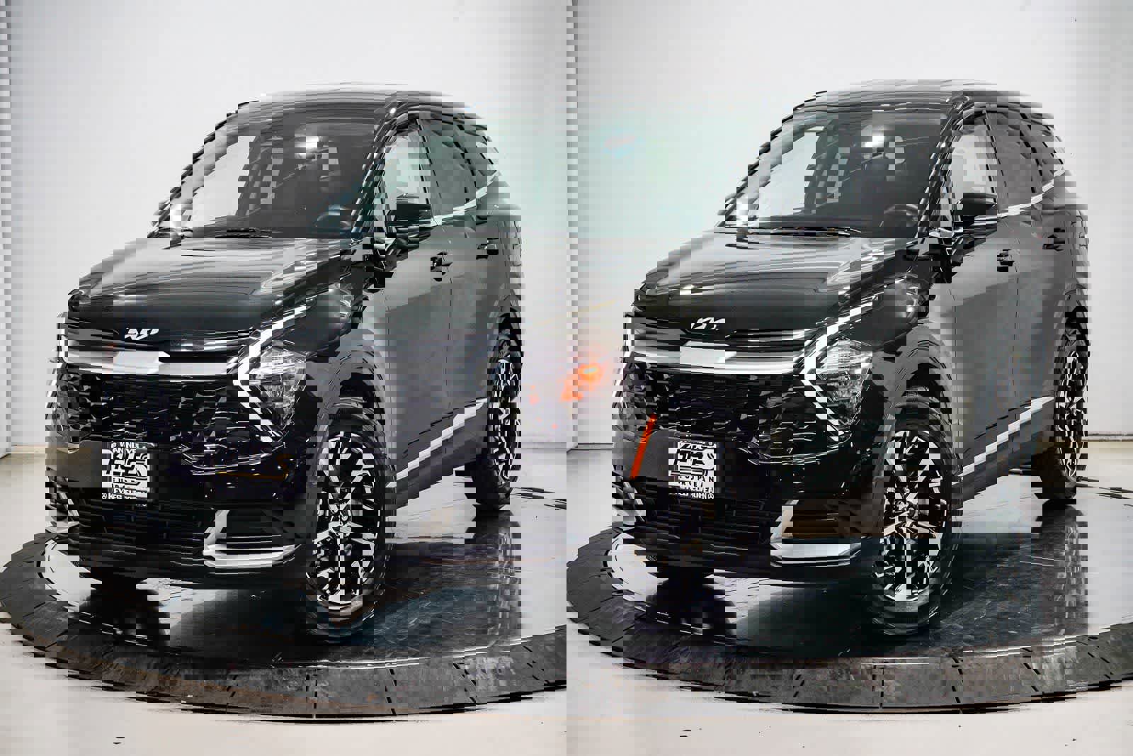 Used 2023 Kia Sportage EX image 1