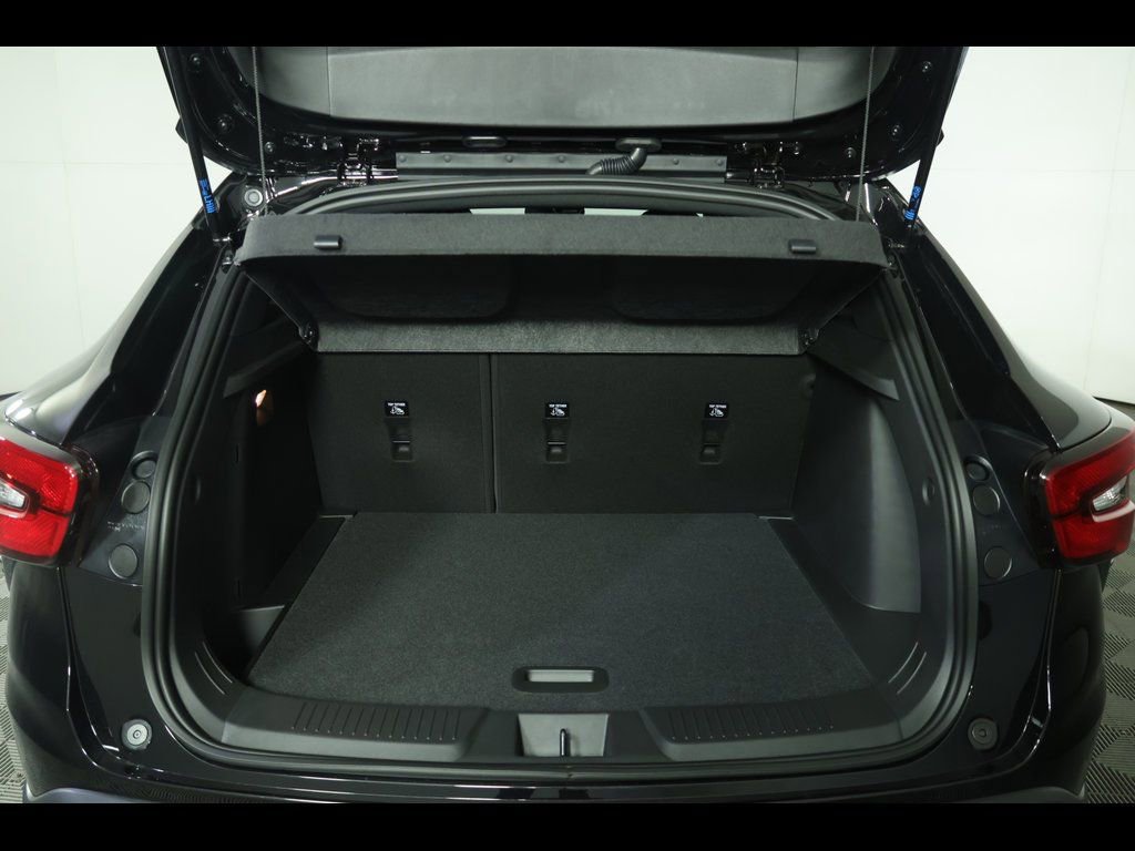 New 2026 Chevrolet Trax RS w/ Driver Confidence Package image 11