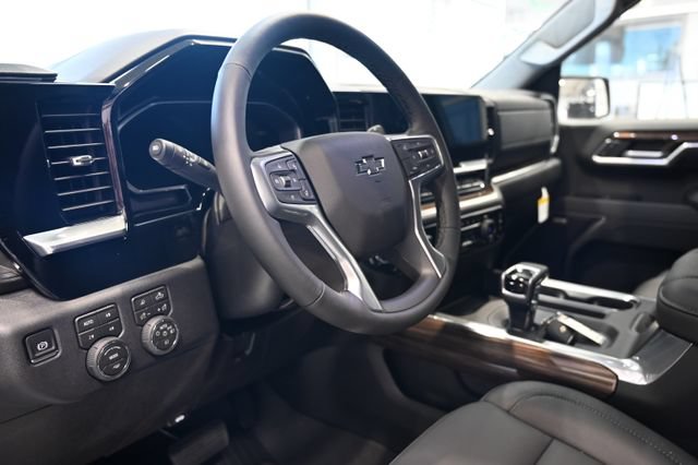 New 2026 Chevrolet Silverado 1500 RST w/ Dark Appearance Package AWD/4WD image 20