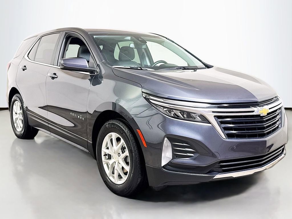 Used 2023 Chevrolet Equinox LT image 3