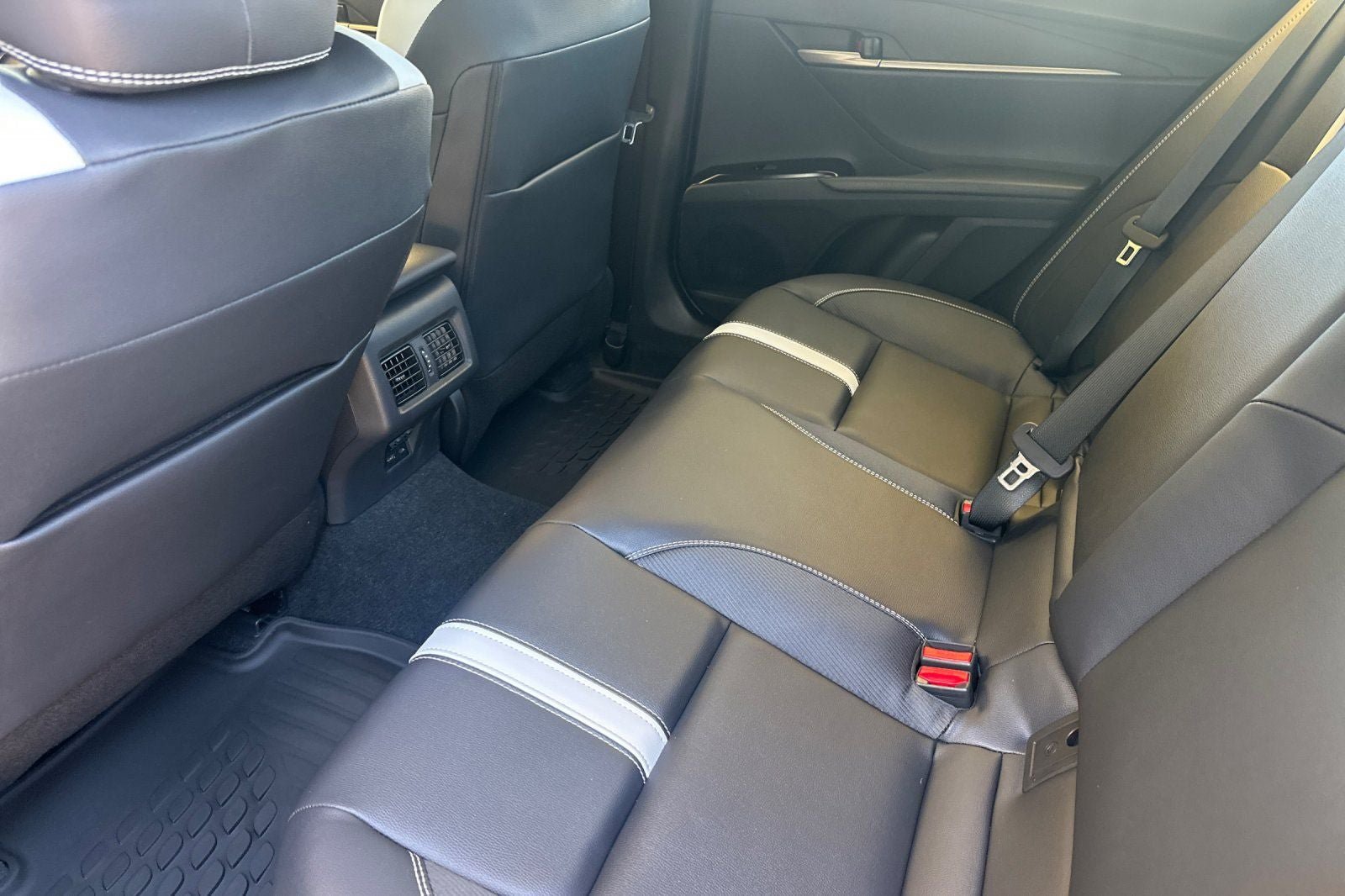 New 2026 Toyota Camry SE w/ Convenience Package FWD image 14