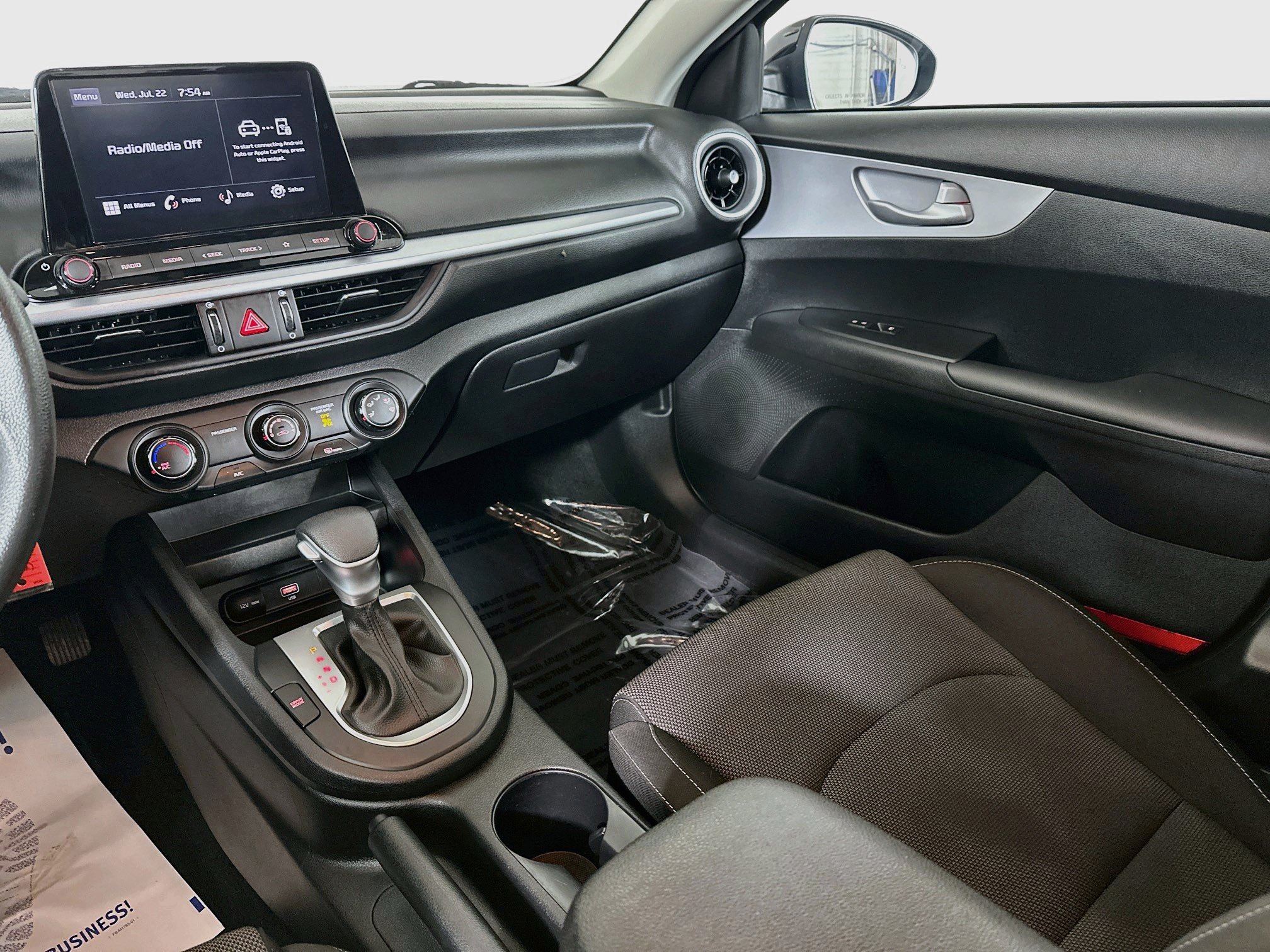 Certified 2024 Kia Forte LXS w/ LXS Technology Package FWD image 21
