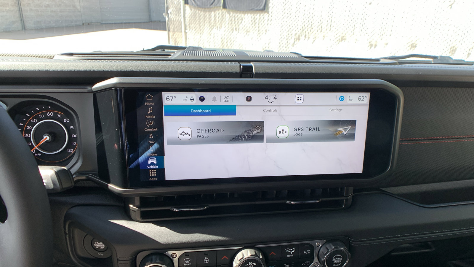 Used 2025 Jeep Wrangler Unlimited Rubicon image 18