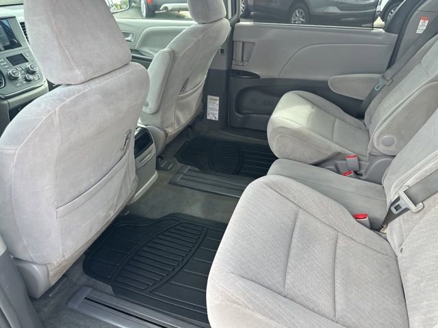 Used 2017 Toyota Sienna LE image 13