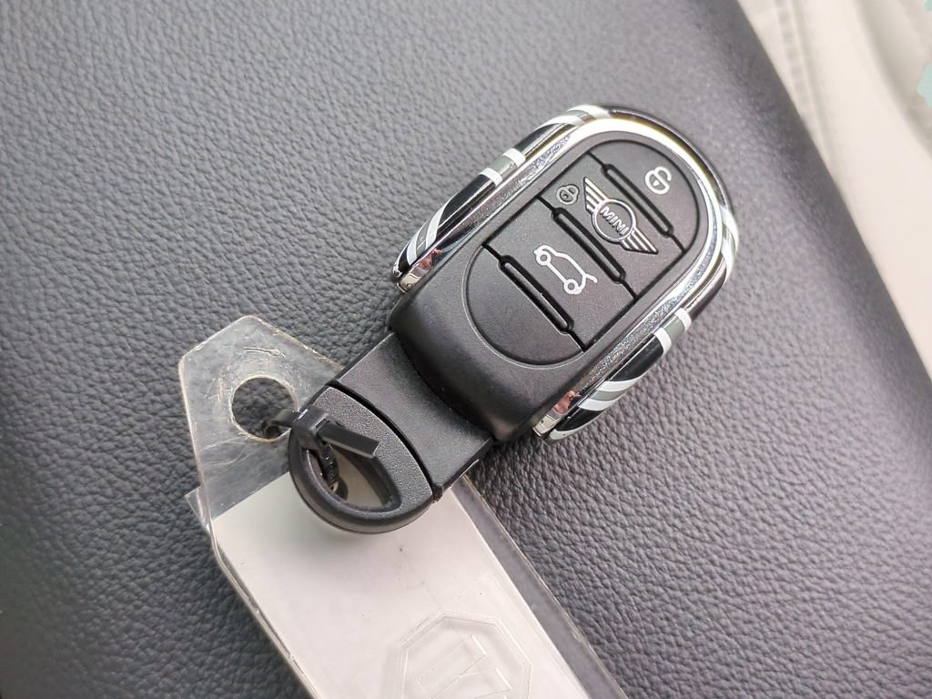 Used 2023 MINI Cooper Countryman S w/ Signature Upholstery Package FWD image 23