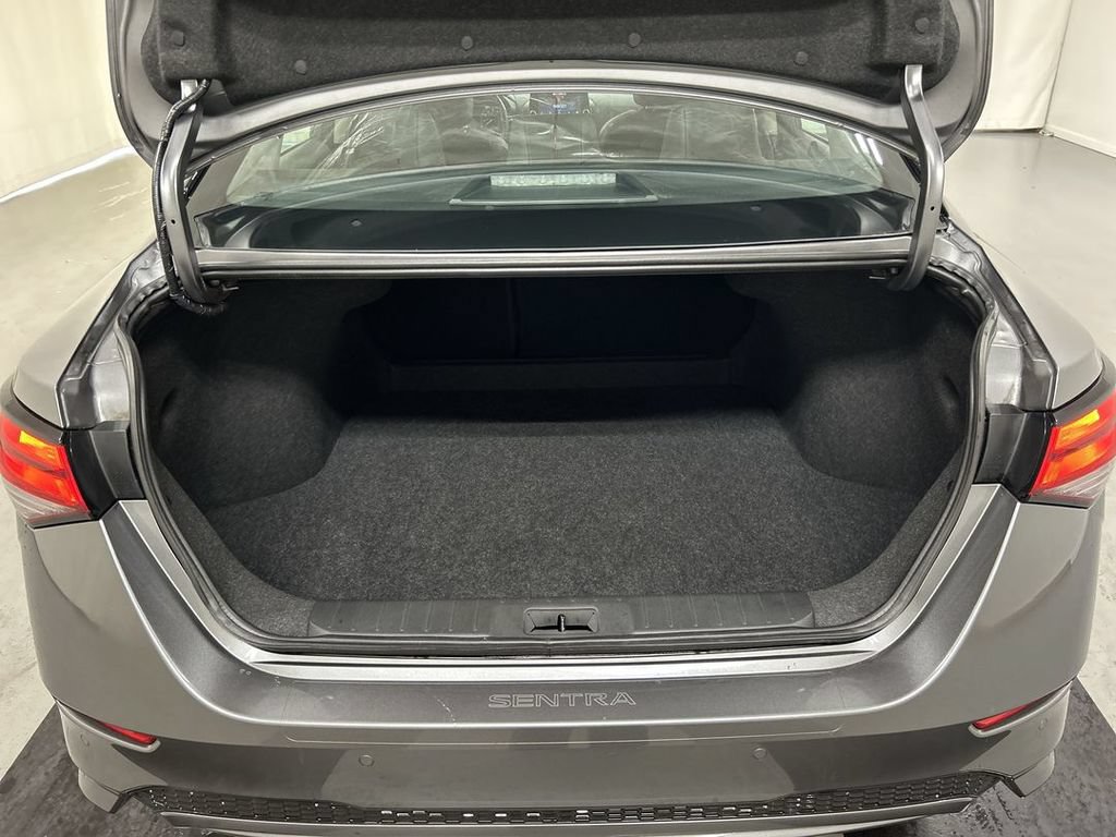 Used 2023 Nissan Sentra SR w/ SR Premium Package FWD image 22