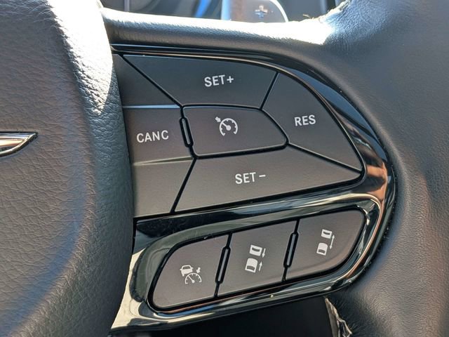 Certified 2023 Chrysler 300 C RWD image 26