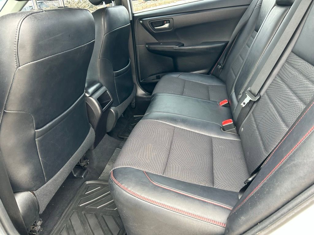 Used 2016 Toyota Camry SE image 25