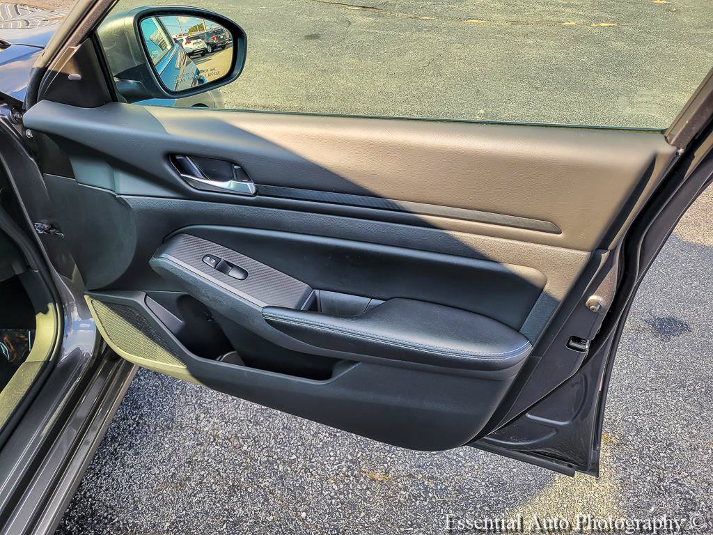 Used 2024 Nissan Altima 2.5 SV FWD image 30