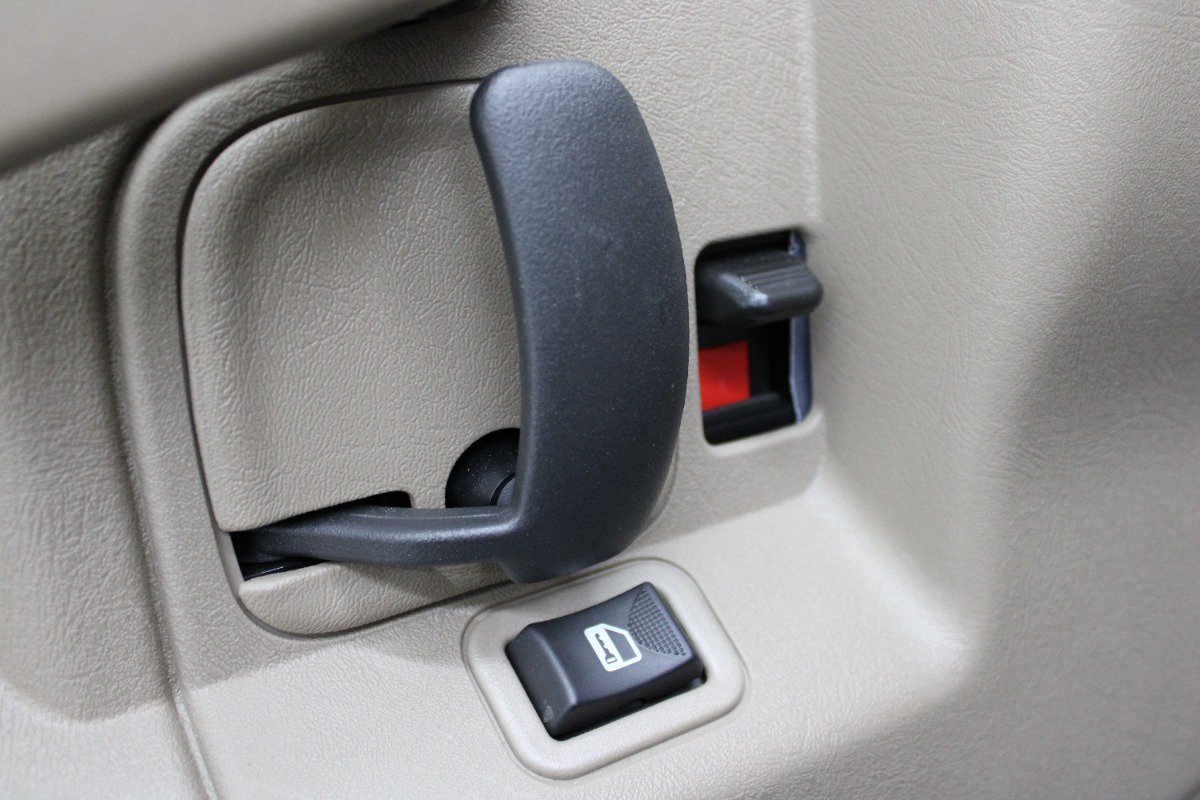 Used 2025 Chevrolet Express 2500 w/ Driver Convenience Package RWD image 17