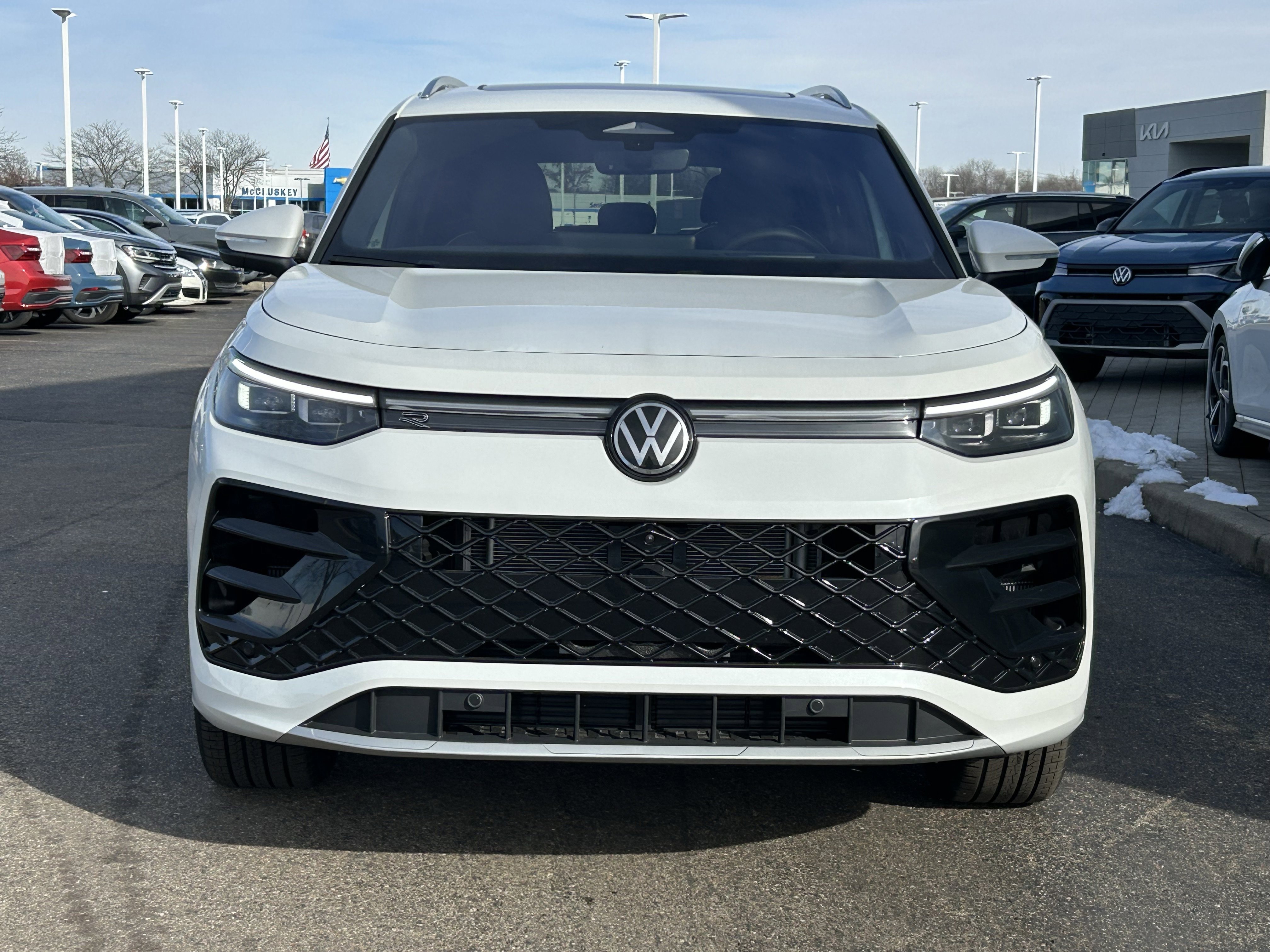 New 2026 Volkswagen Tiguan SEL R-Line image 2