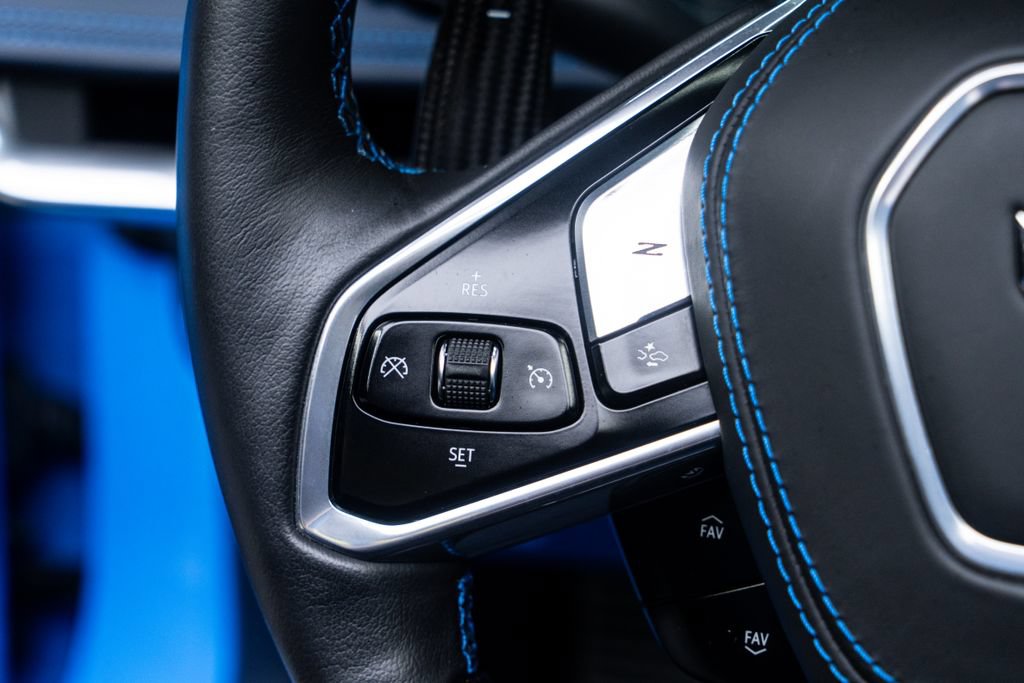 Used 2025 Chevrolet Corvette Z06 RWD image 32
