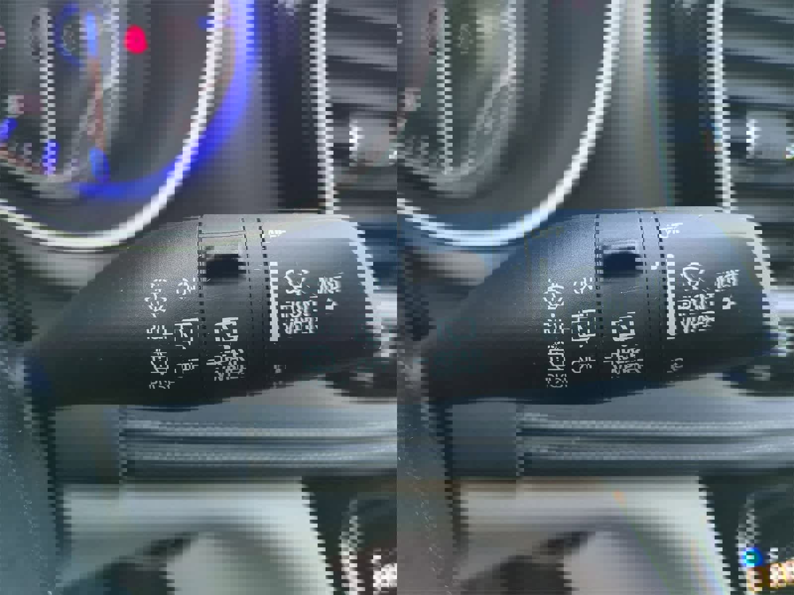 Certified 2022 Chrysler Pacifica Touring-L w/ Uconnect Theater Family Group image 25