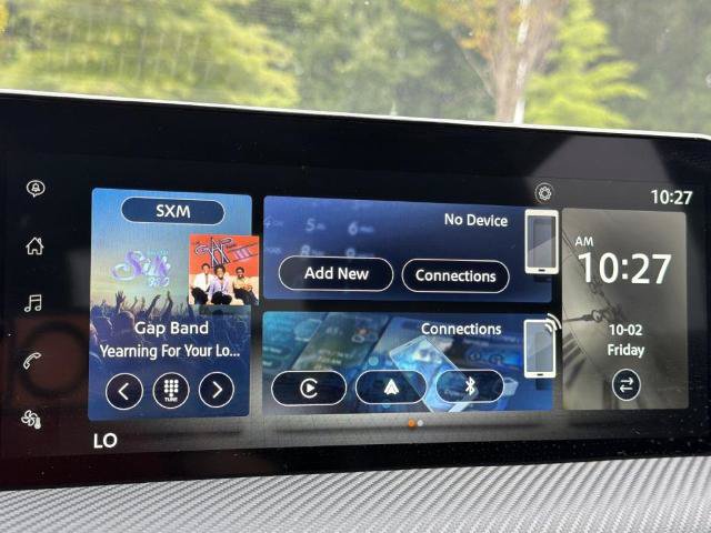 Certified 2025 Nissan Kicks SR FWD image 4