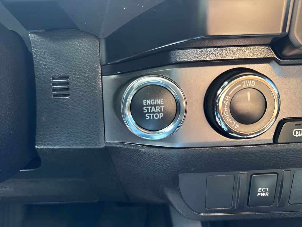 Used 2021 Toyota Tacoma TRD Sport AWD/4WD image 21
