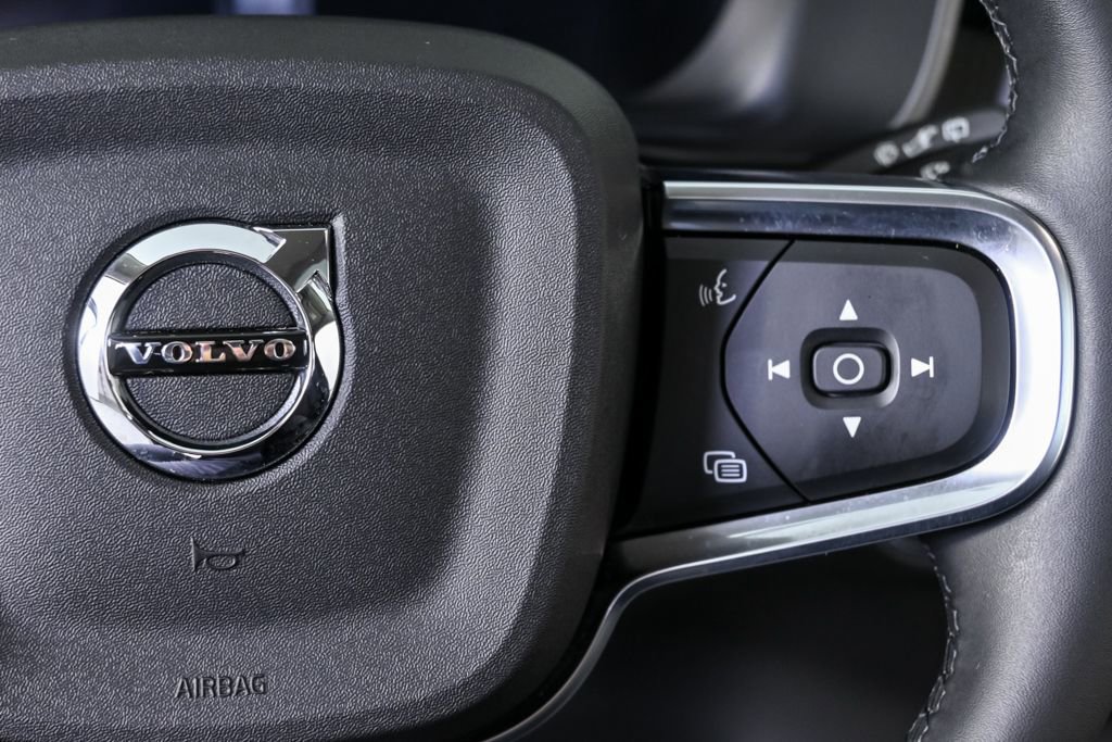 Certified 2025 Volvo XC40 B5 Plus image 12