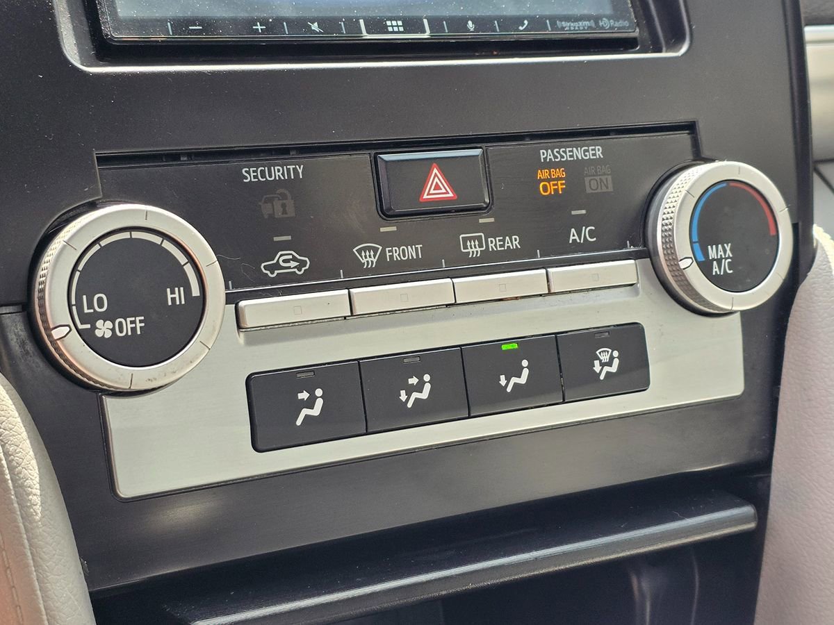 Used 2014 Toyota Camry LE FWD image 29
