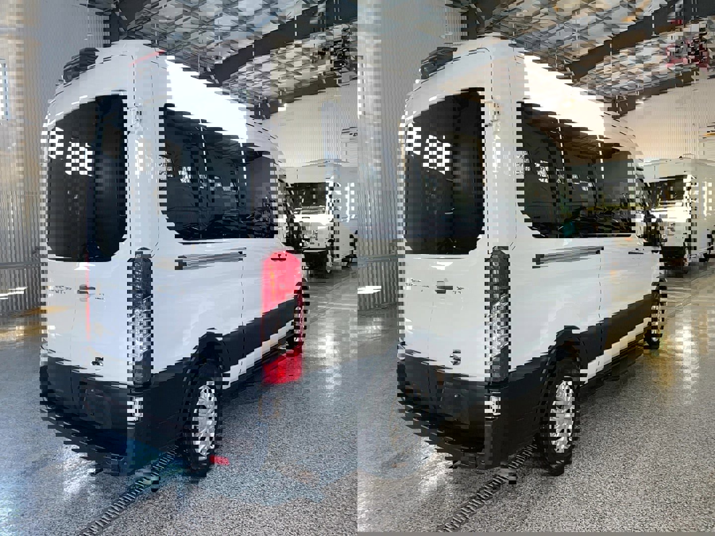 Used 2023 Ford Transit 350 XLT image 22