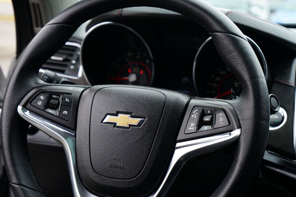 Used 2014 Chevrolet SS RWD image 18
