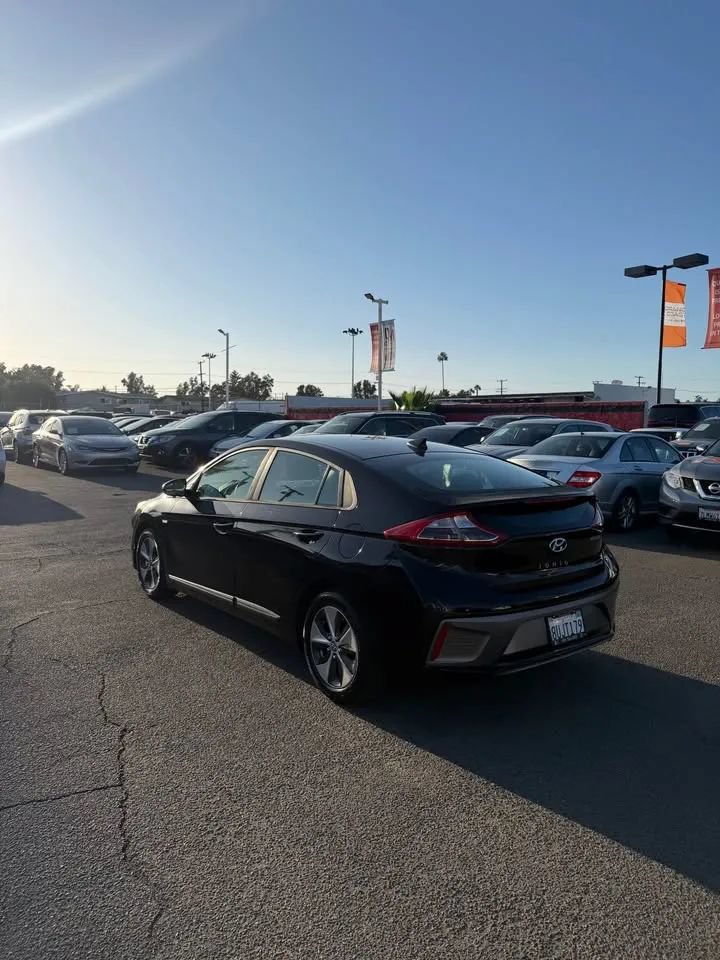 Used 2017 Hyundai Ioniq Electric FWD image 4