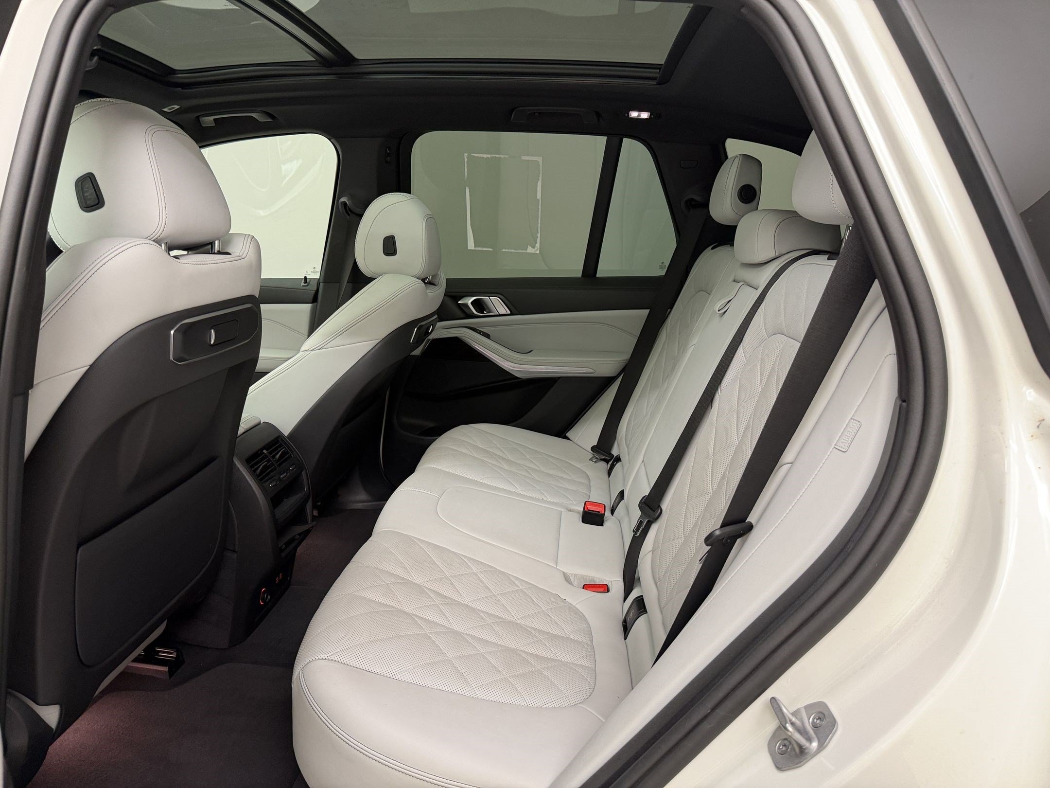 Used 2024 BMW X5 sDrive40i w/ Parking Assistance Package RWD image 23