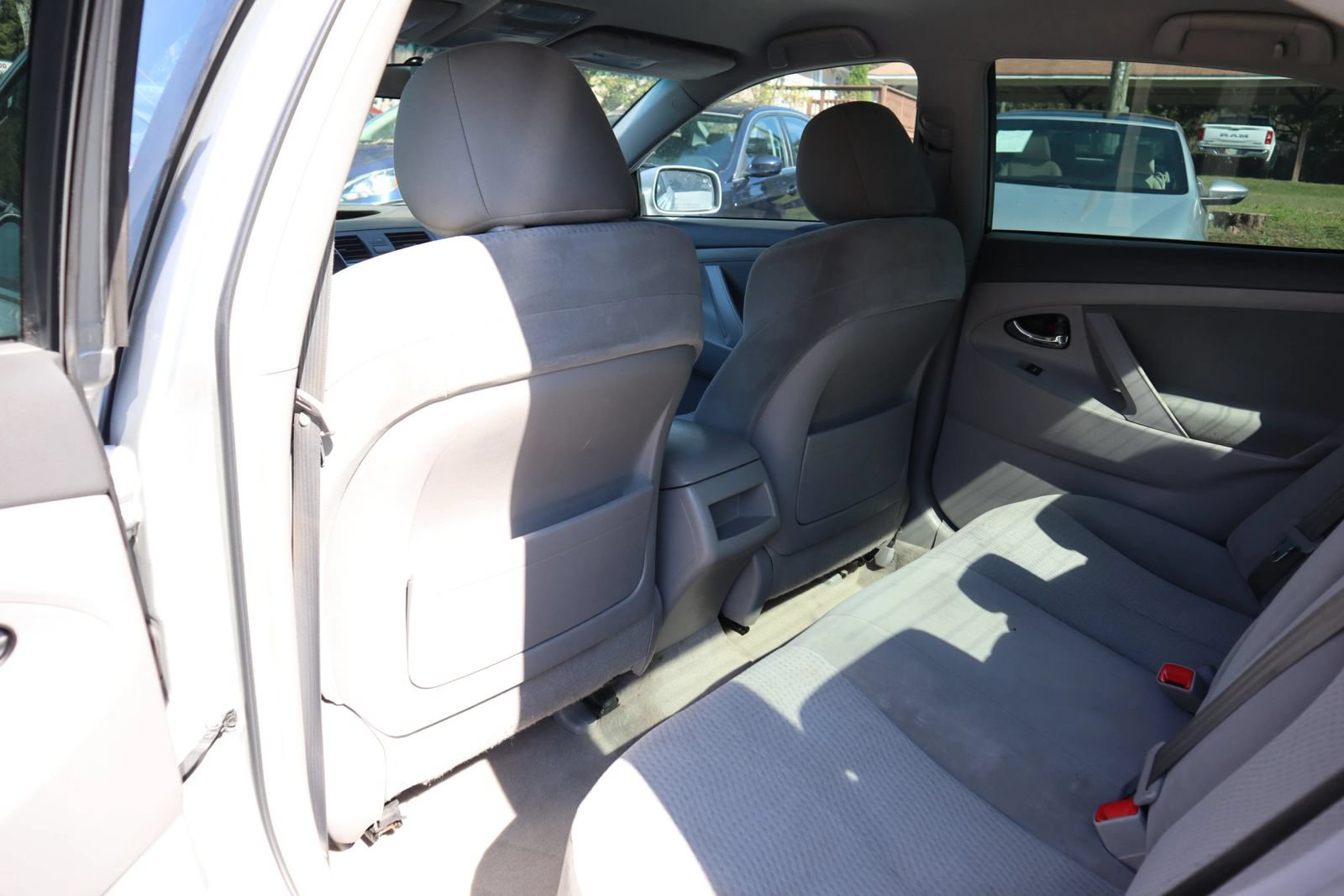 Used 2011 Toyota Camry LE w/ Fleet Convenience Pkg FWD image 11
