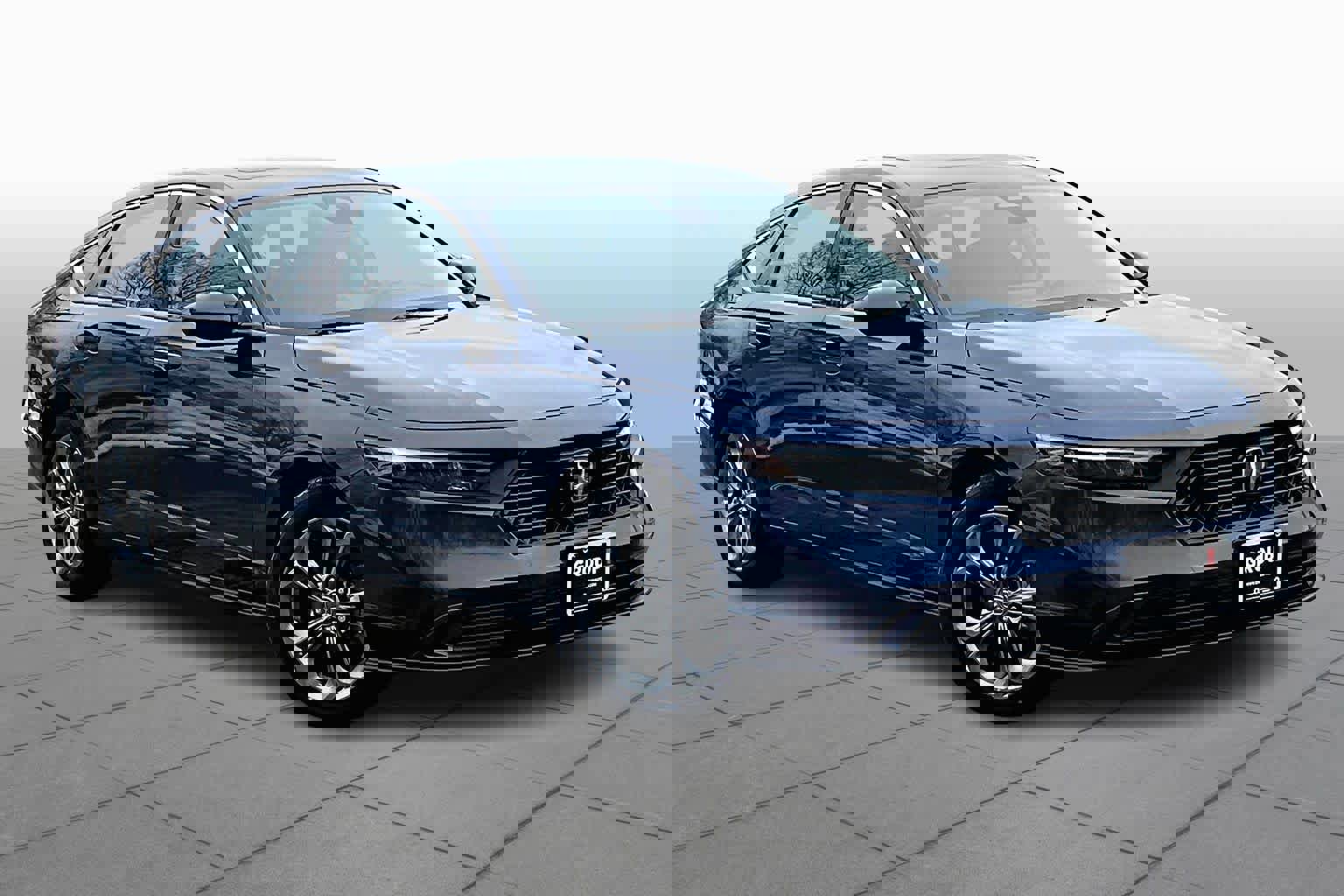 Used 2023 Honda Accord EX image 3