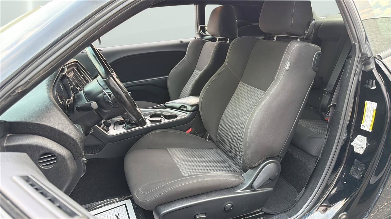 Used 2022 Dodge Challenger GT AWD/4WD image 12