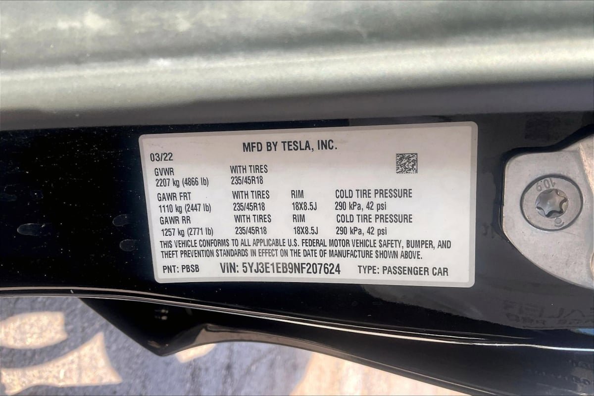 Used 2022 Tesla Model 3 Long Range AWD/4WD image 5