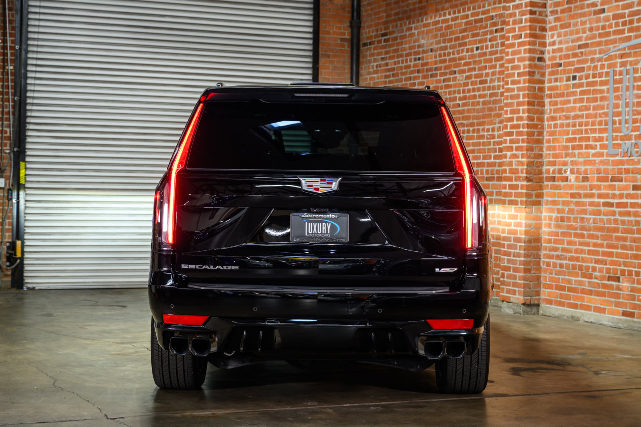 Used 2024 Cadillac Escalade V w/ LPO, Floor Liner Package image 6