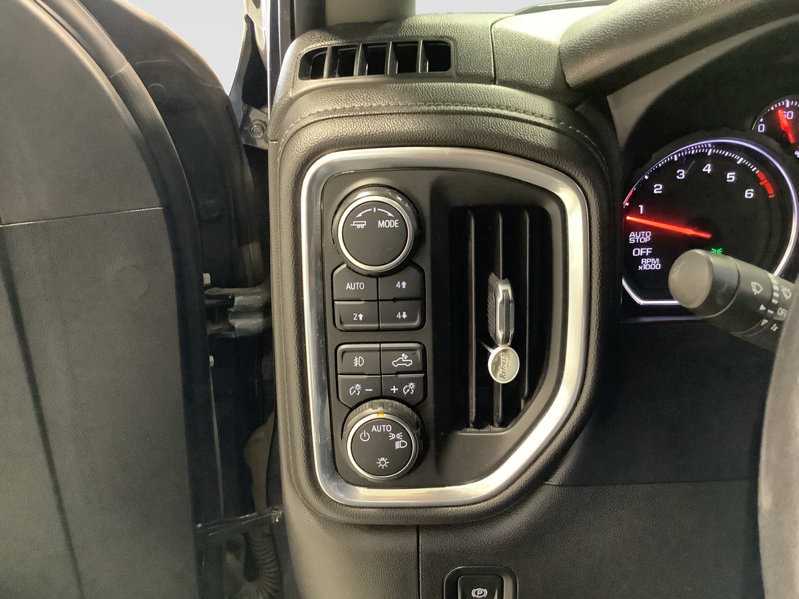 Used 2021 Chevrolet Silverado 1500 LT Trail Boss w/ Convenience Package II AWD/4WD image 14