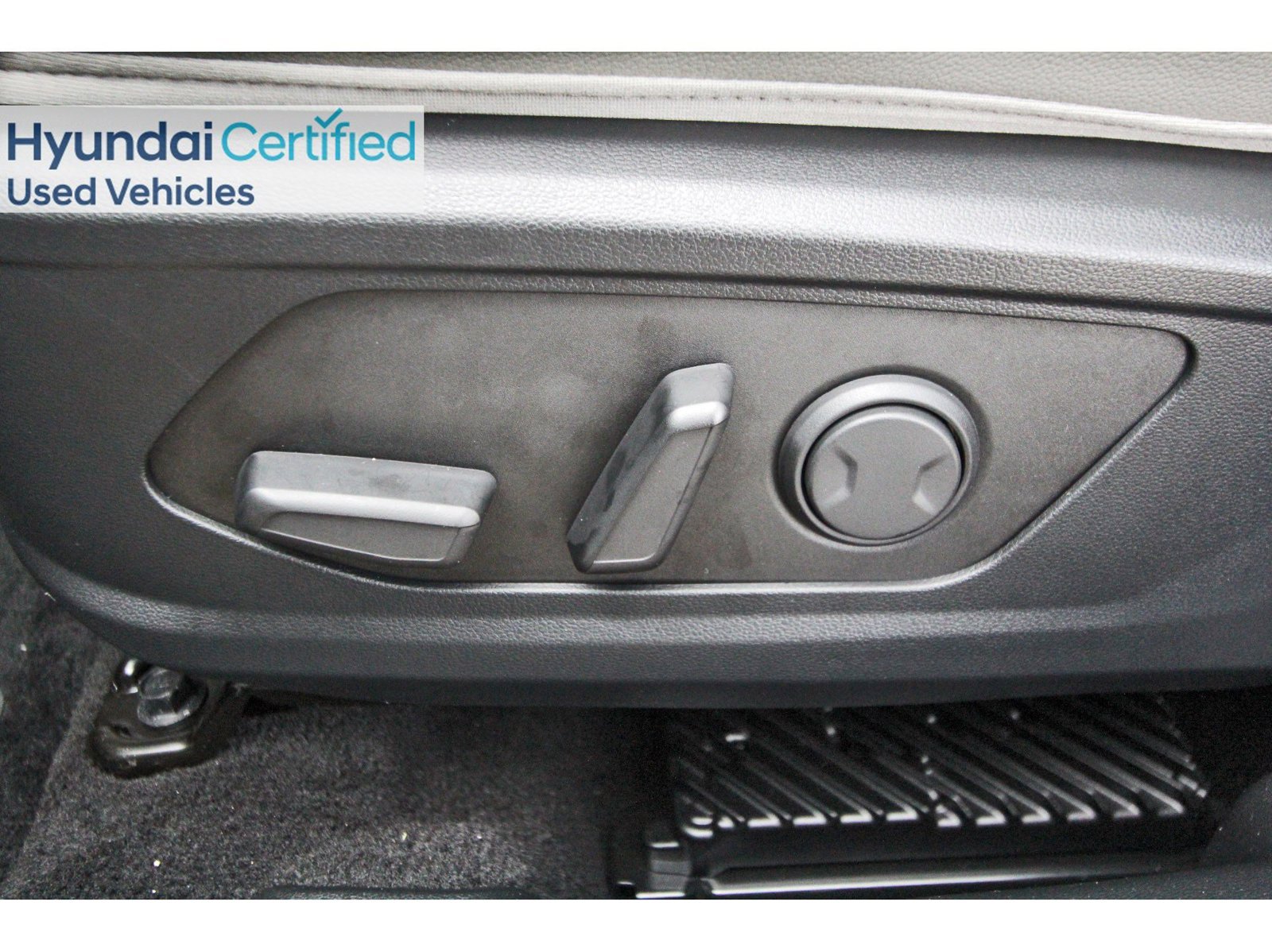 Certified 2026 Hyundai Tucson Limited FWD image 33