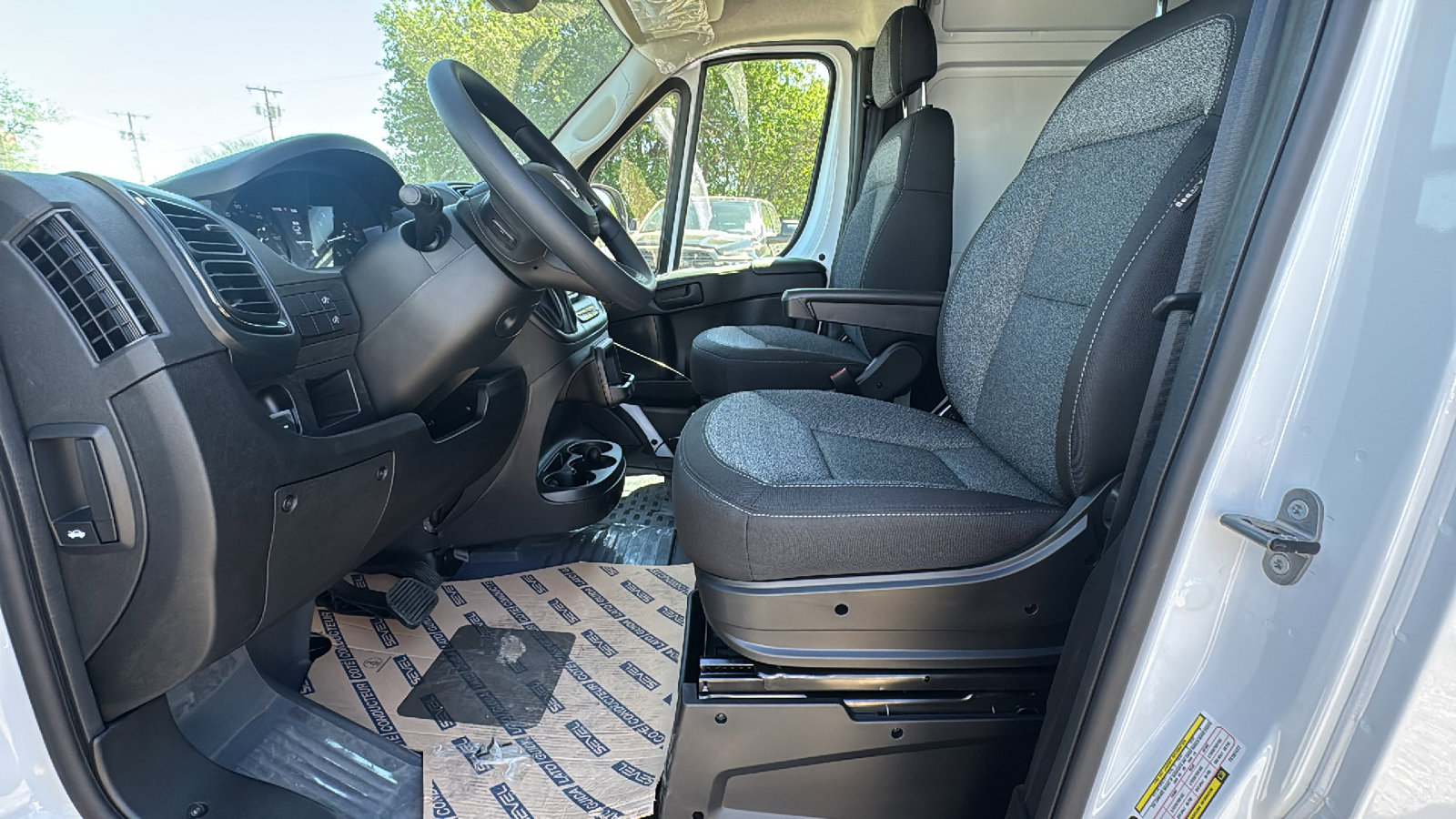 New 2026 RAM ProMaster 2500 image 9