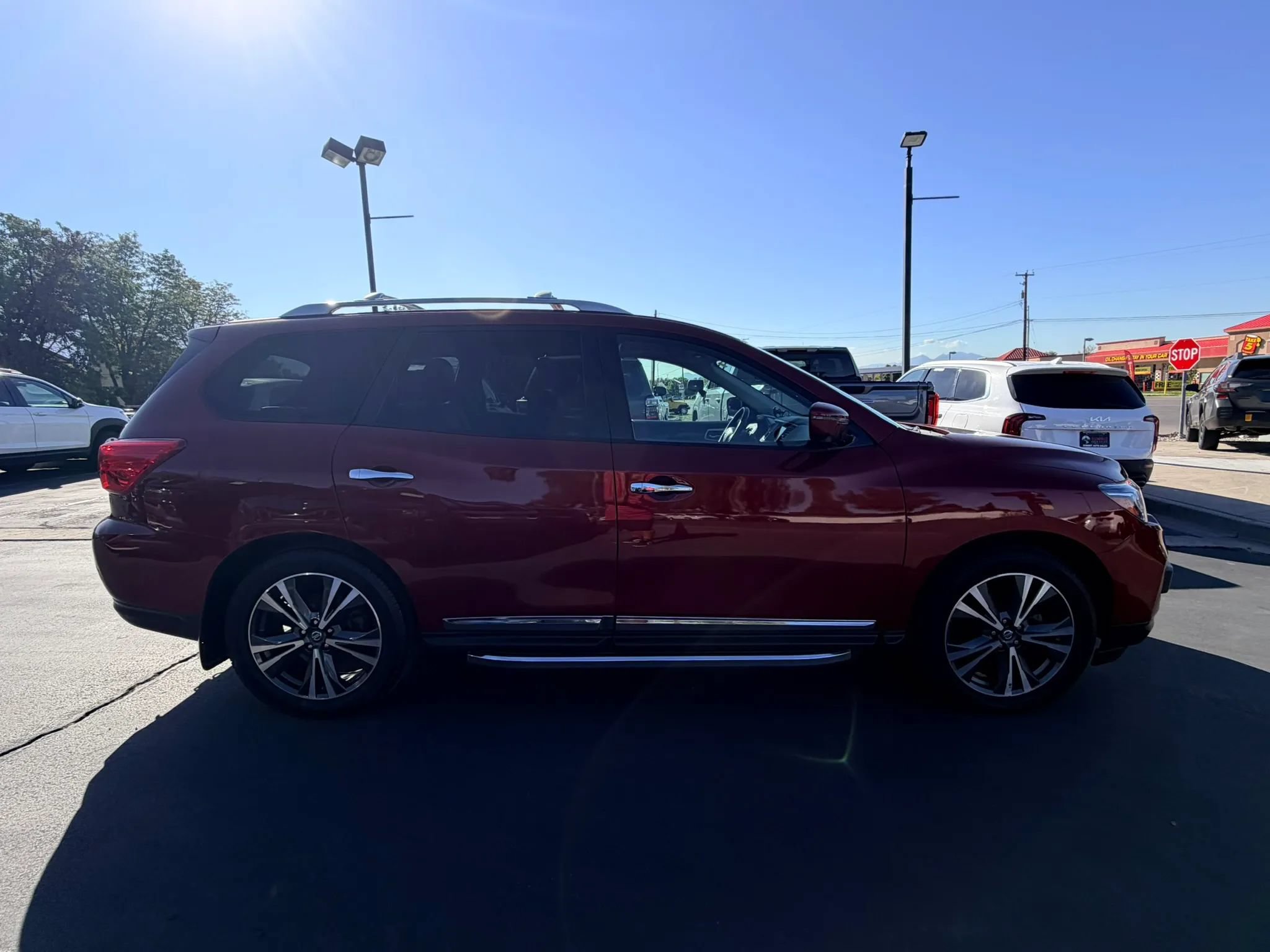 Used 2020 Nissan Pathfinder Platinum w/ Cargo Package AWD/4WD image 3