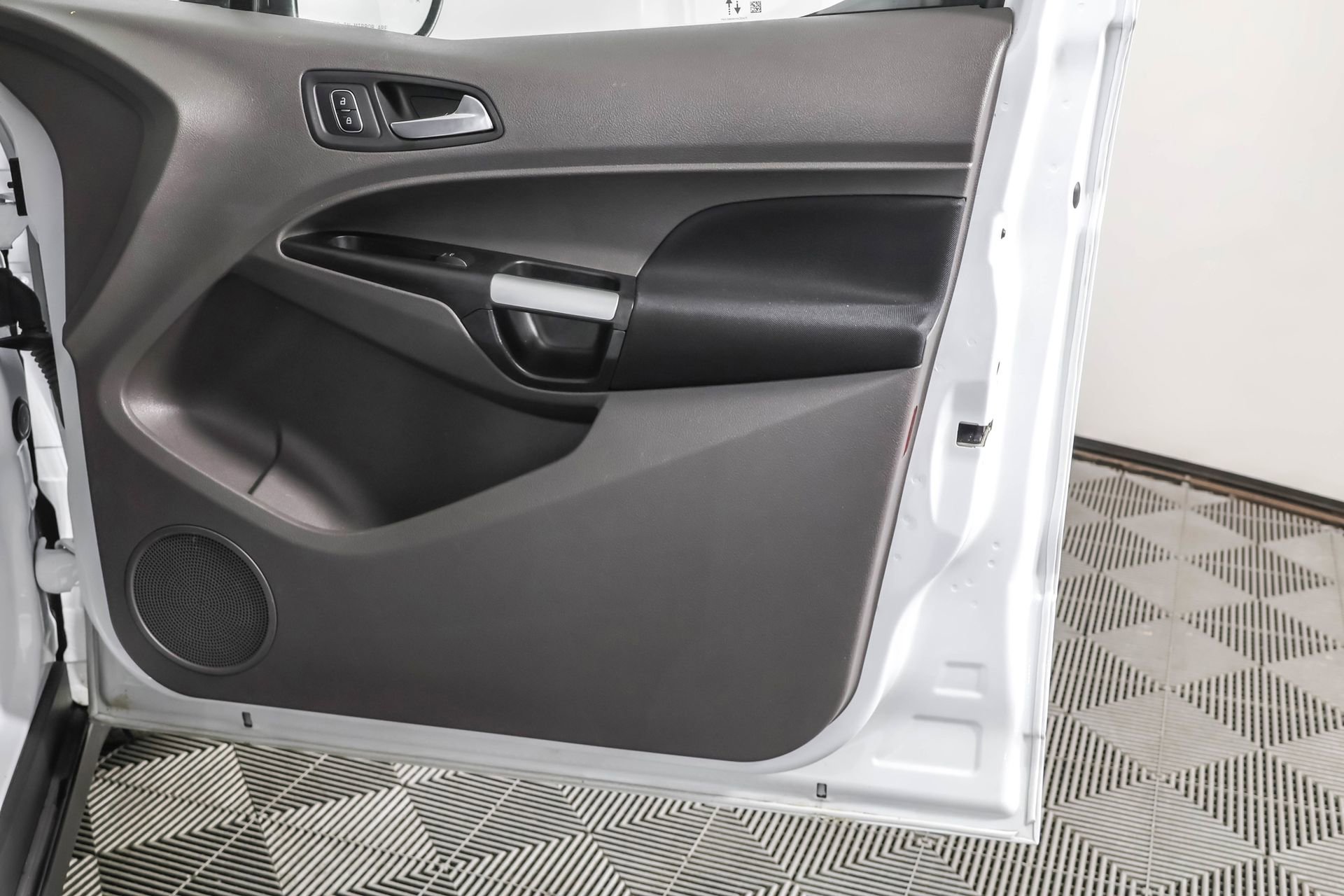 Used 2022 Ford Transit Connect XLT image 44