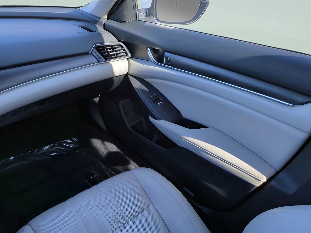 Used 2022 Honda Accord Touring image 15
