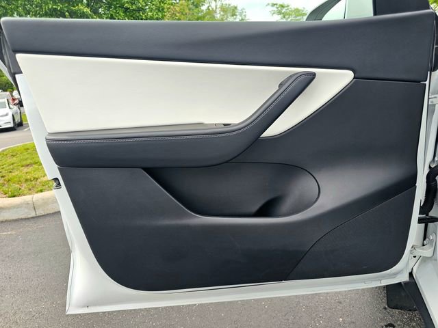 Used 2022 Tesla Model Y Long Range AWD/4WD image 20