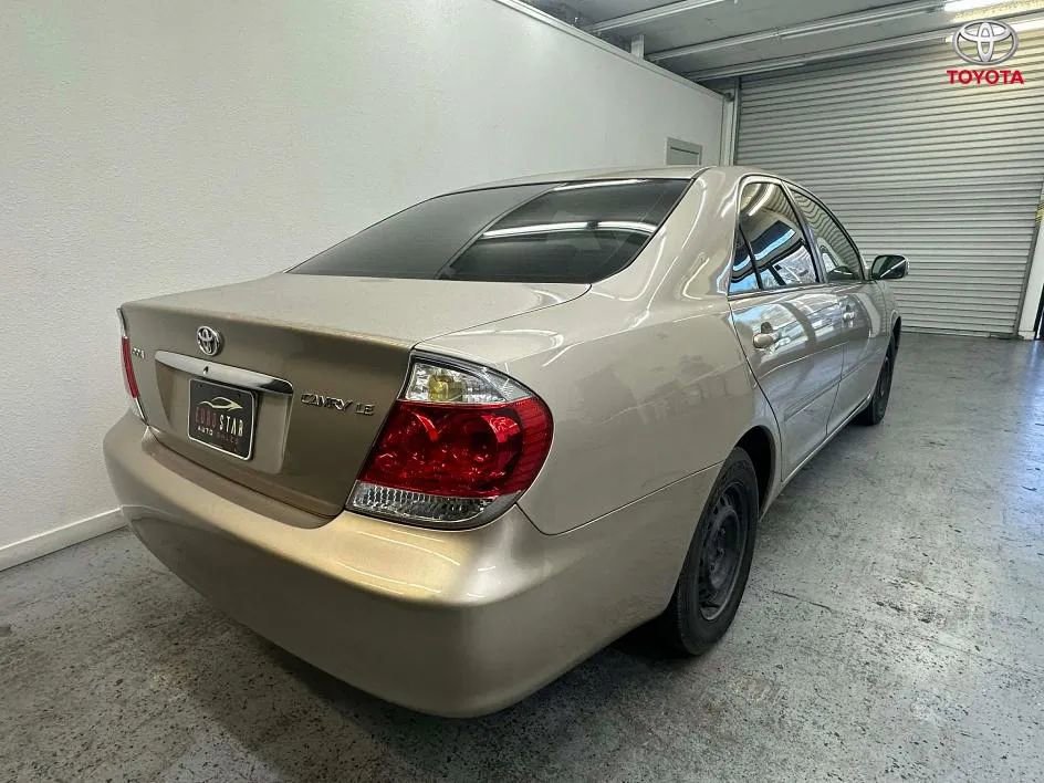Used 2005 Toyota Camry LE image 4