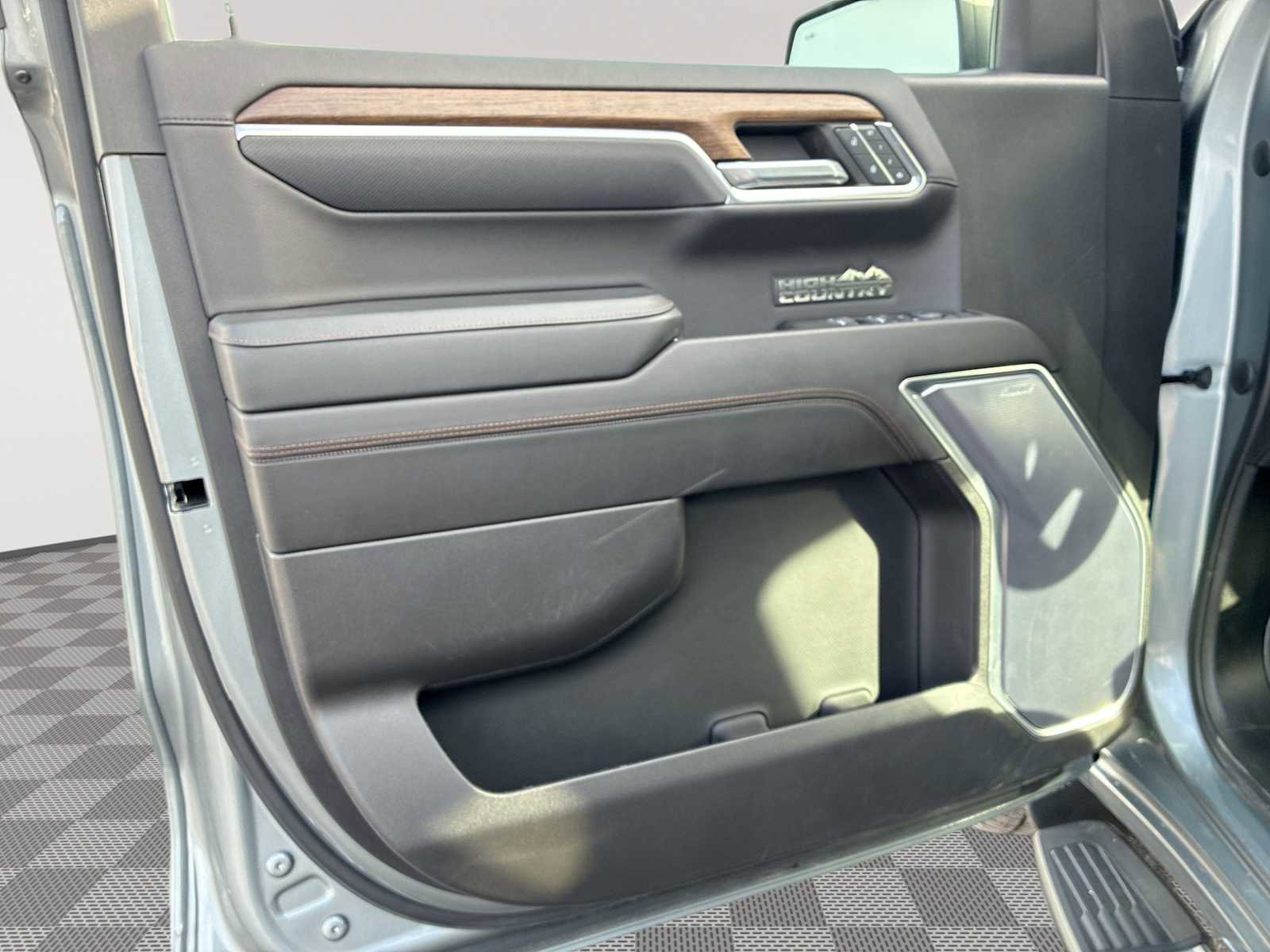 Certified 2023 Chevrolet Silverado 1500 High Country w/ High Country Premium Package image 23