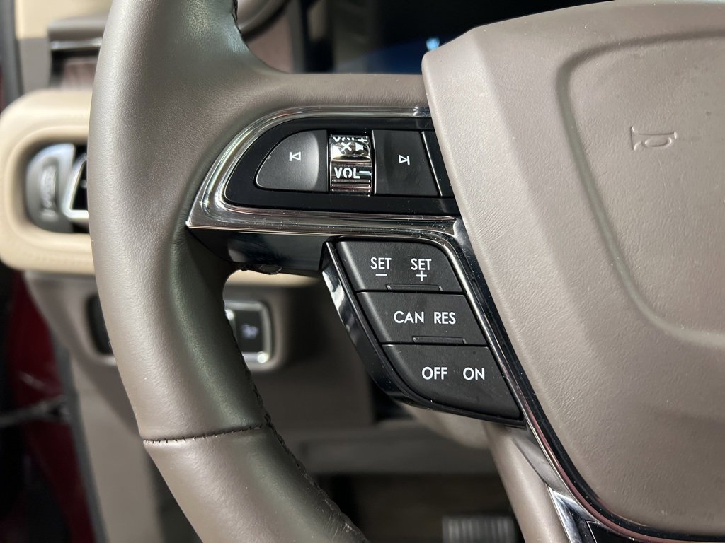 Certified 2023 Lincoln Nautilus Reserve image 14