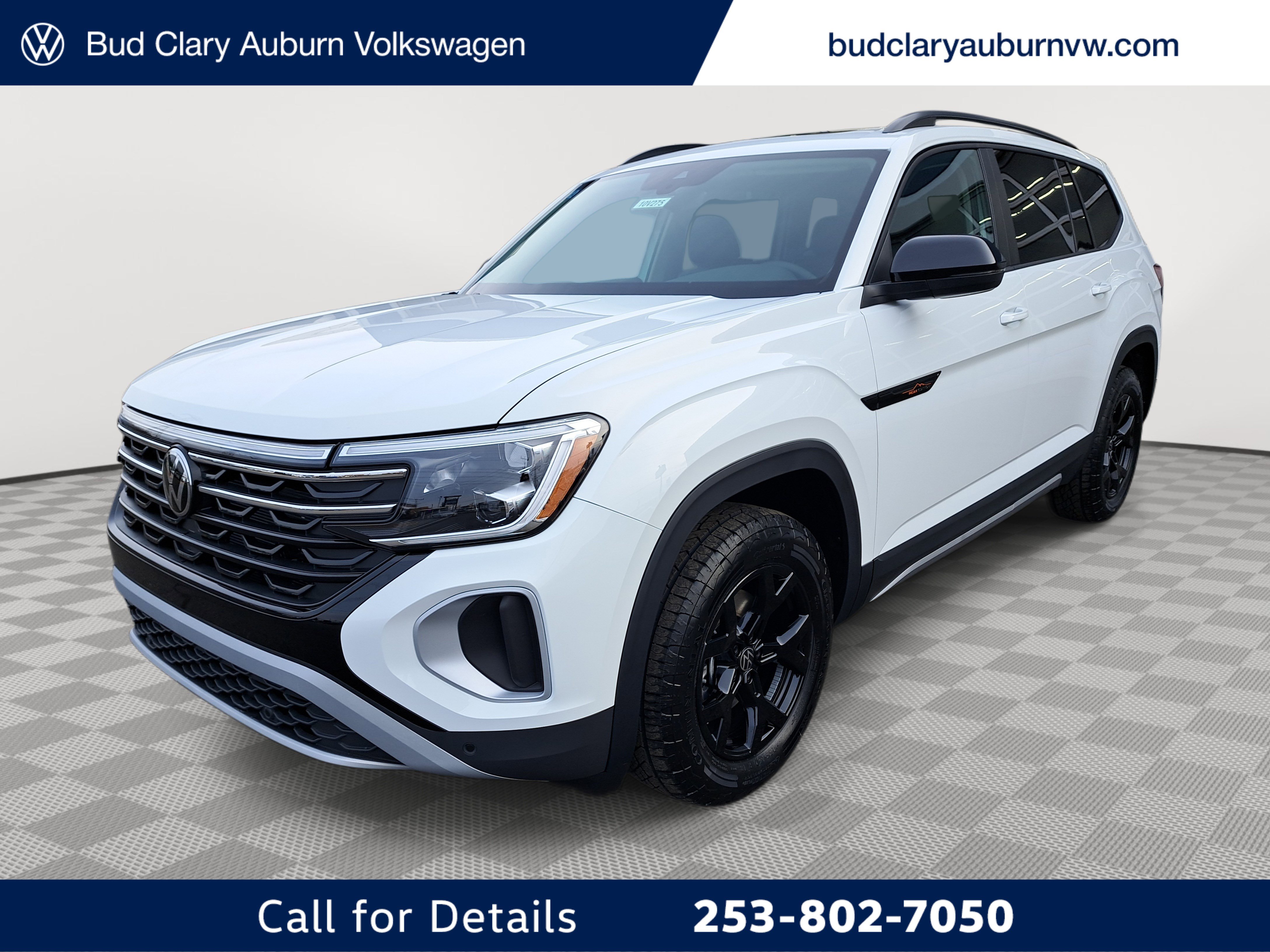 New 2025 Volkswagen Atlas Peak Edition SE image 1