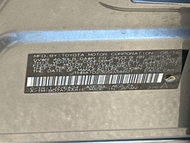 Used 2016 Lexus IS 200t image 11