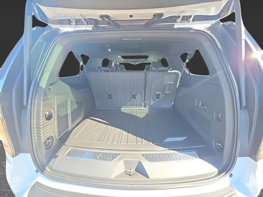 New 2026 Chevrolet Suburban High Country image 22
