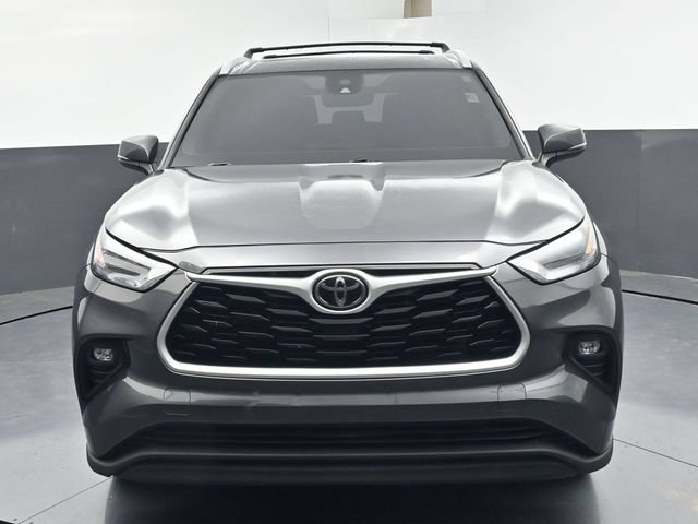 Used 2022 Toyota Highlander XLE AWD/4WD image 43