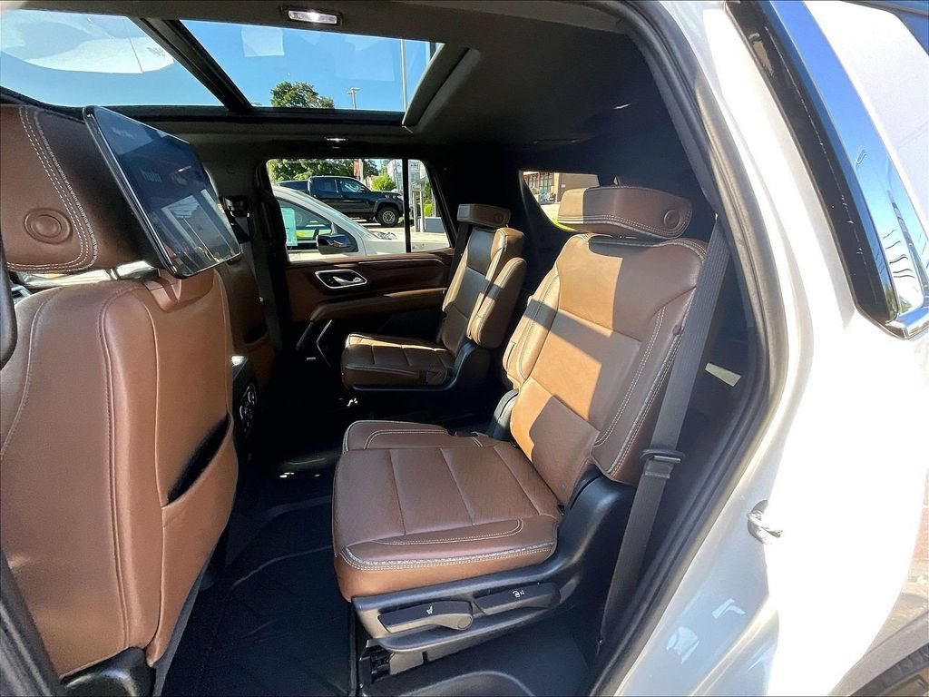 Used 2023 Chevrolet Tahoe High Country w/ Advanced Technology Package AWD/4WD image 15