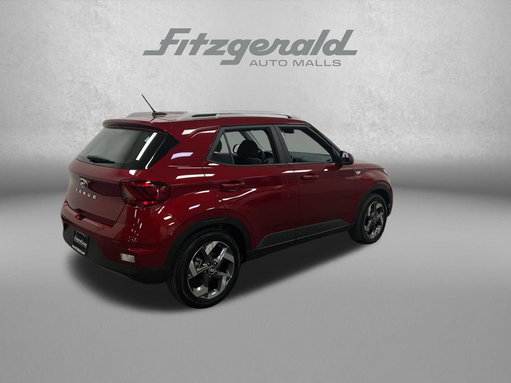 Used 2025 Hyundai Venue SEL FWD image 6