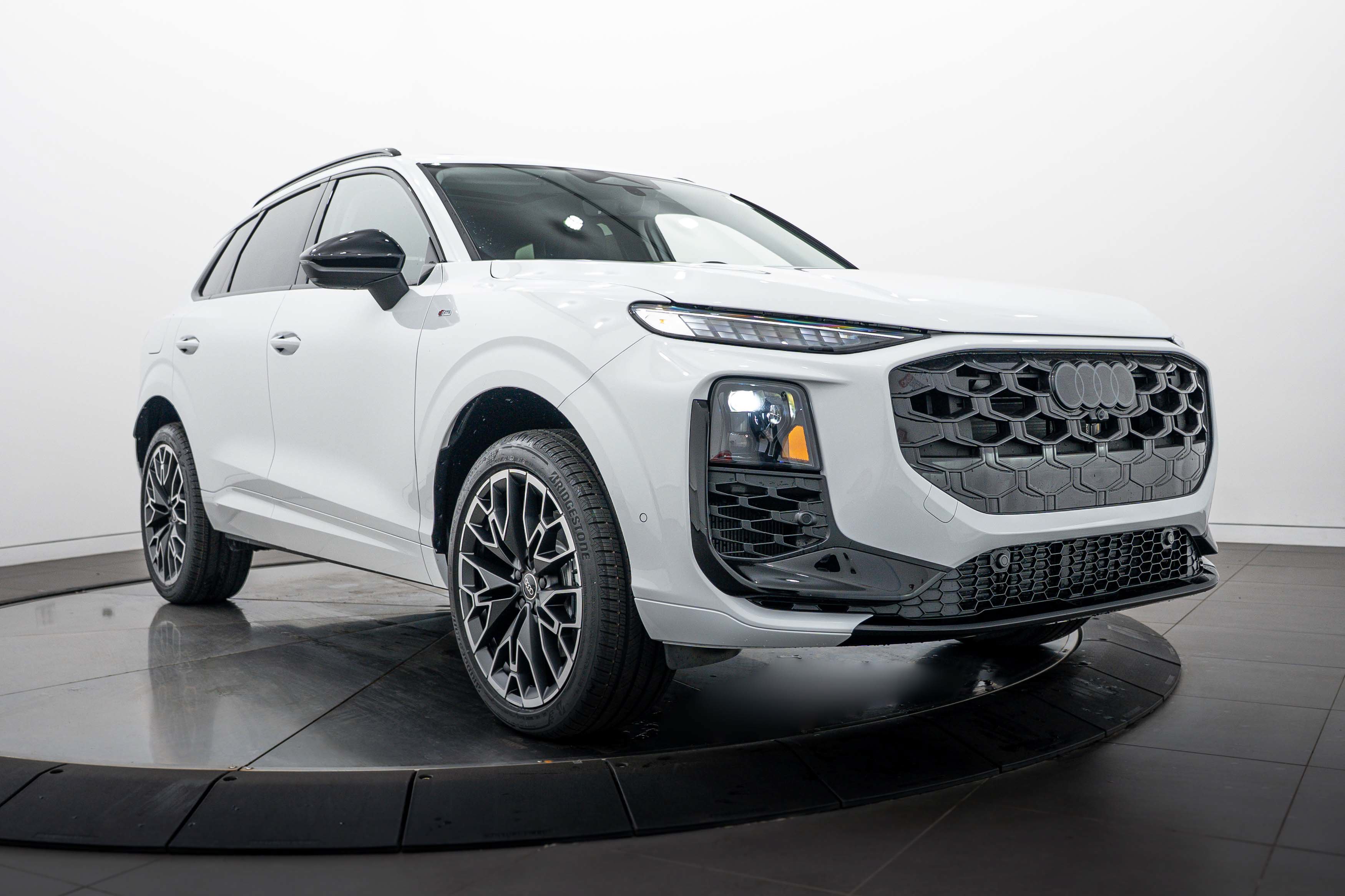 New 2026 Audi Q3 quattro 2.0T
