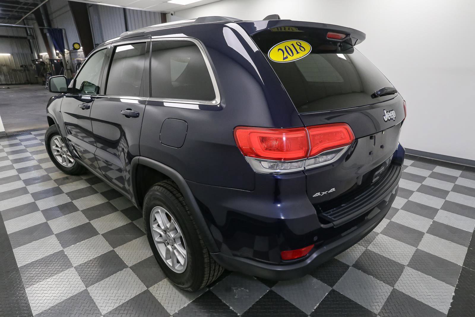 Used 2018 Jeep Grand Cherokee Laredo image 11